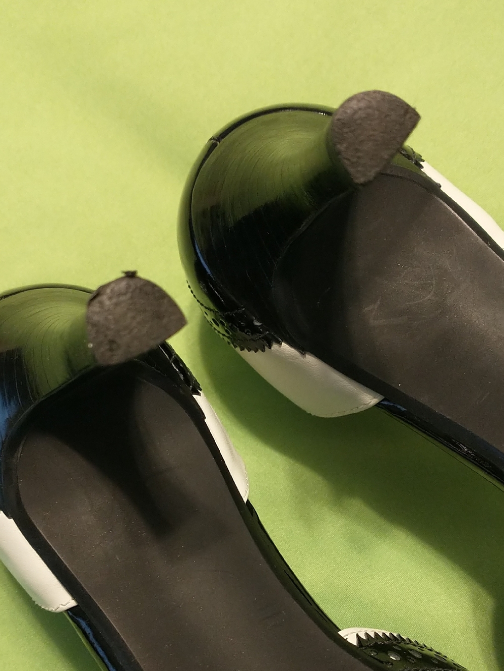 Vintage Franco Sarto Black and White Wing Tip Pumps - Picture 7 of 10